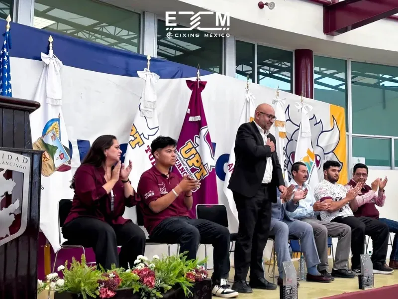 Abanderamiento de la delegación UPT